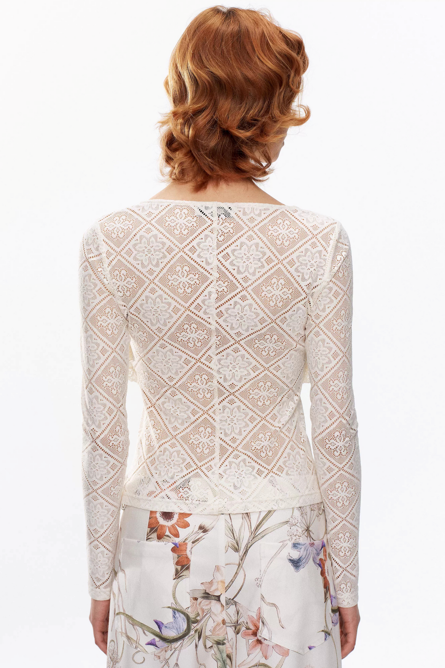 Beige, transparent Strickjacke mit Spitze
