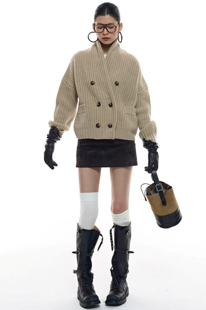 Kamelfarbener zweireihiger Strick-Strickjacke