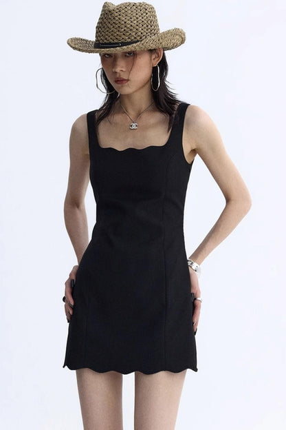 Wavy Black Princess Line Split Waist Dress