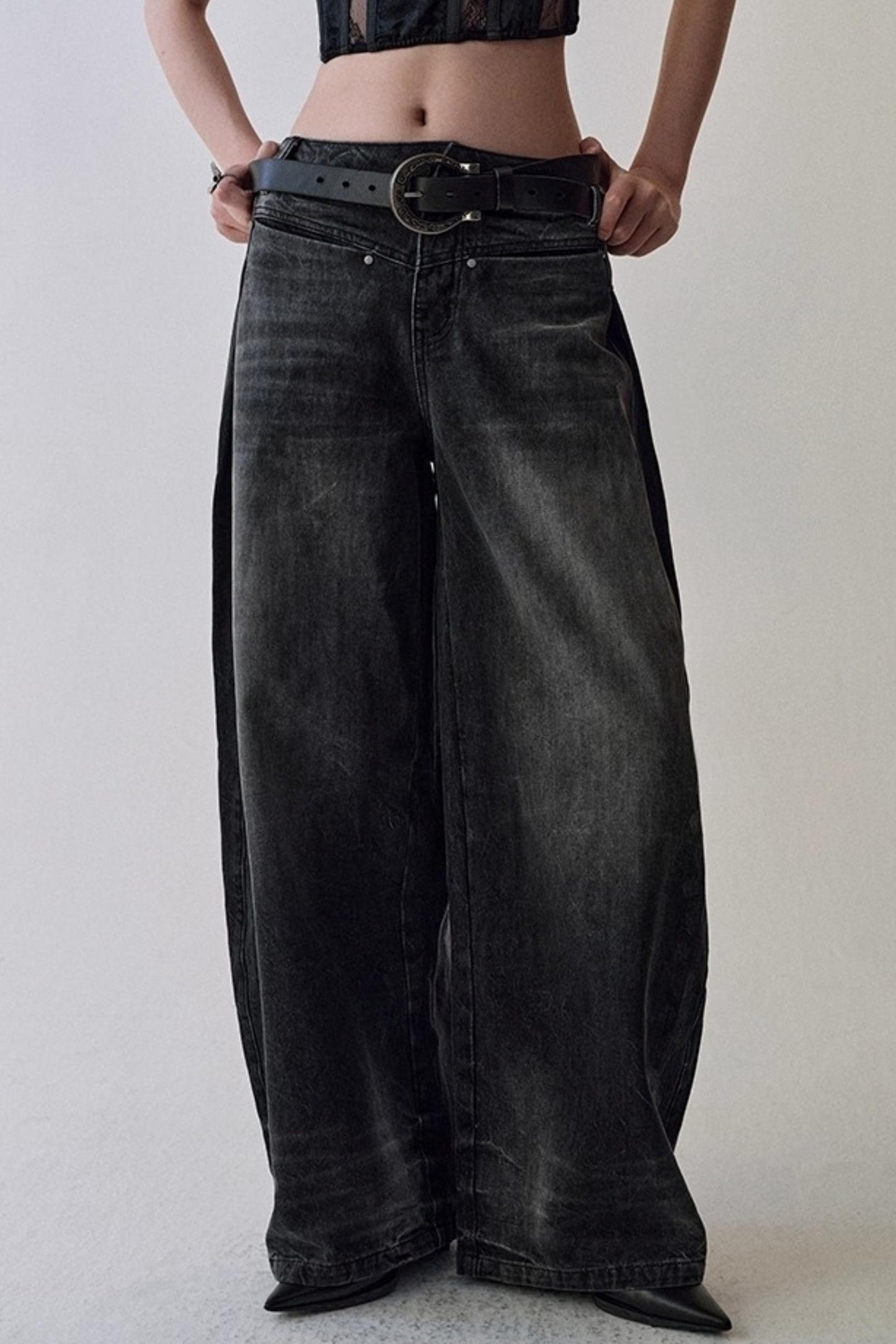 Straight Leg Gradient Scimitar Jeans