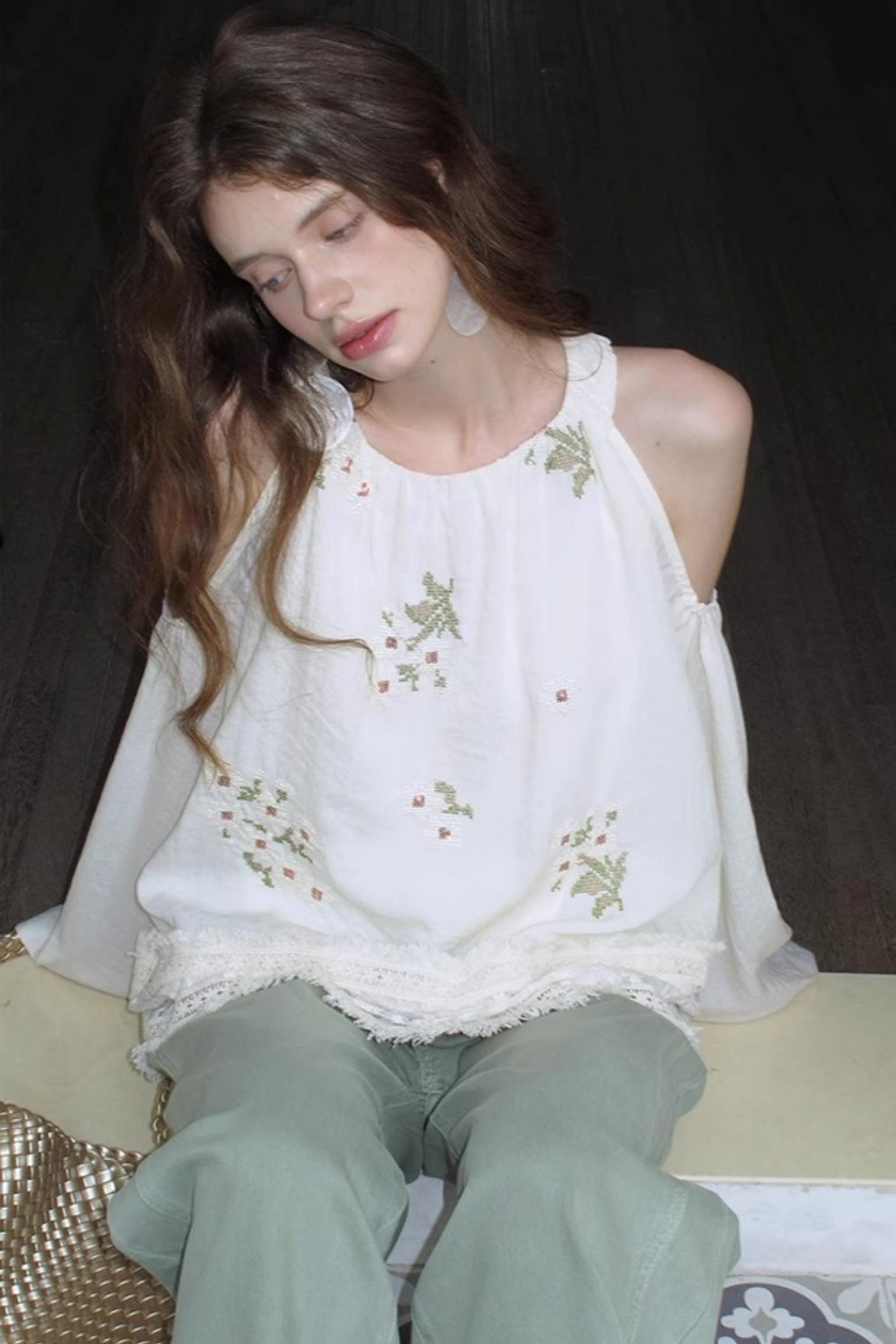 Neoclassical Embroidery Off-the-Shoulder Top
