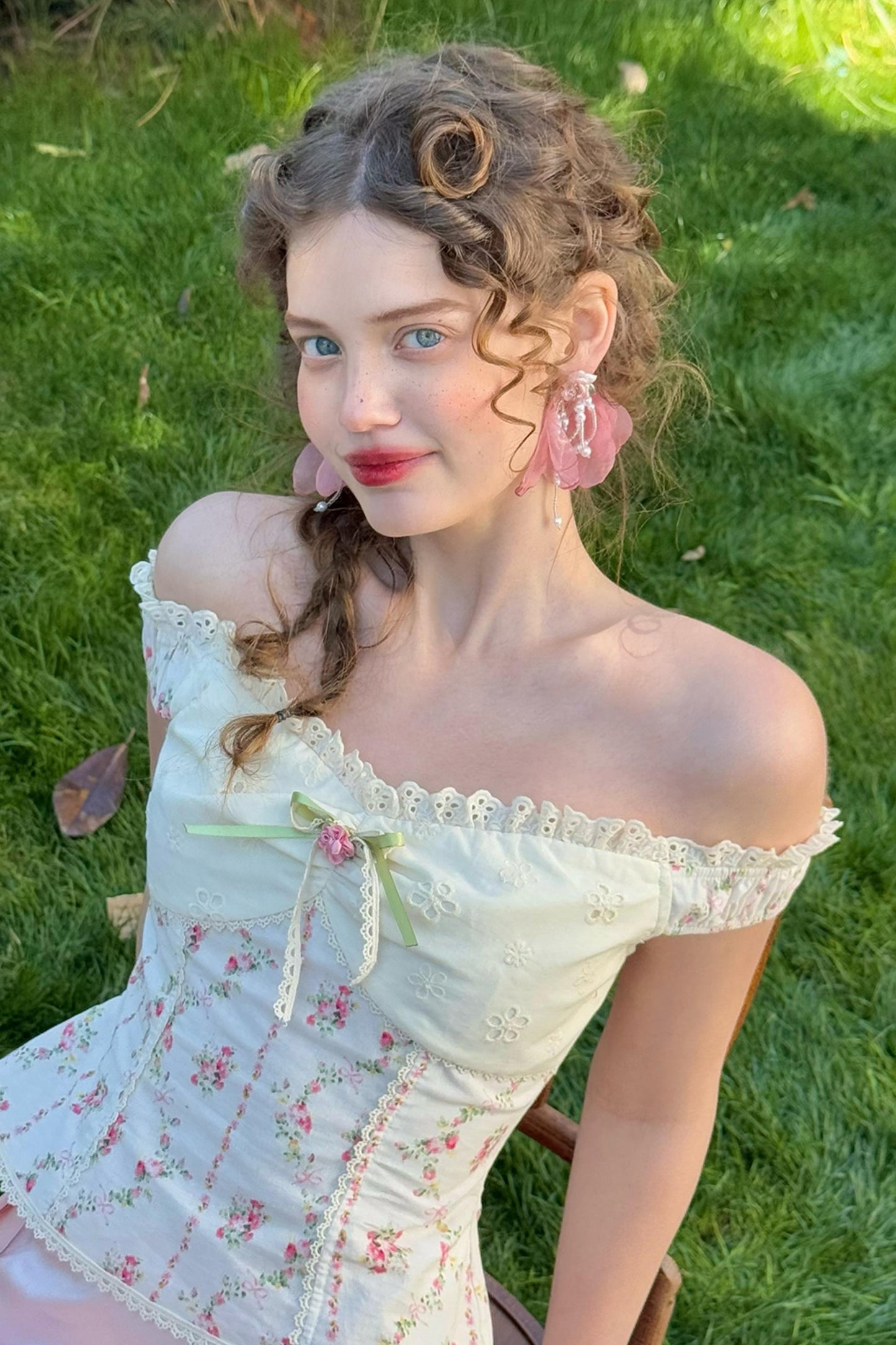 Slimming Floral Lace Top