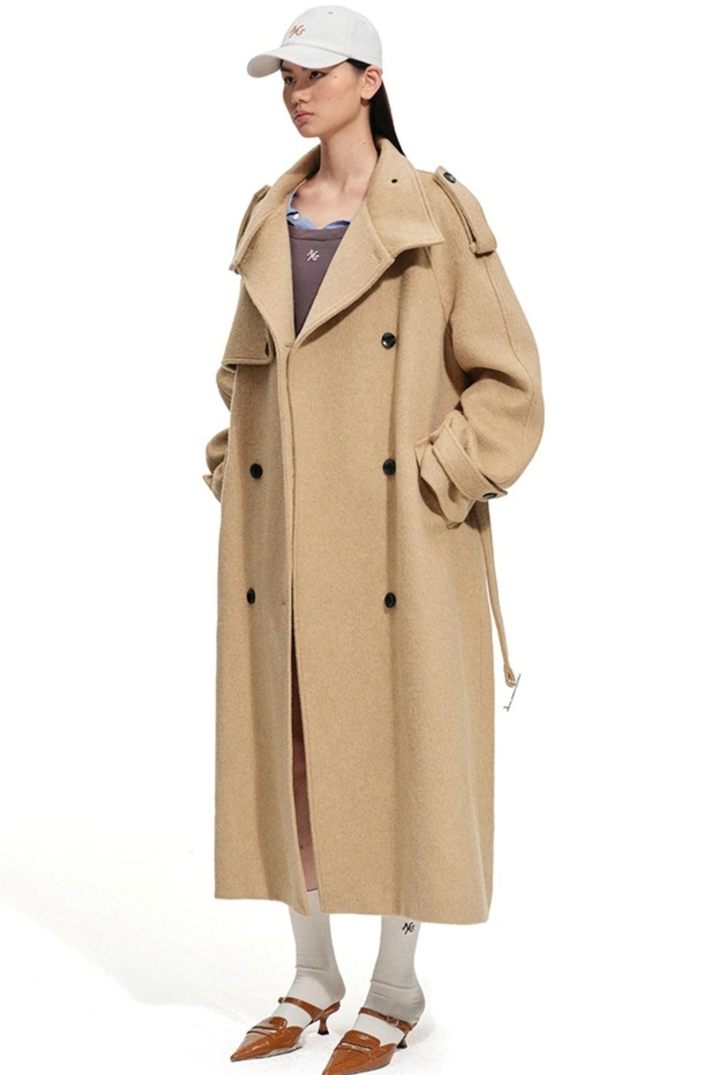 Versatile White Baseball Cap