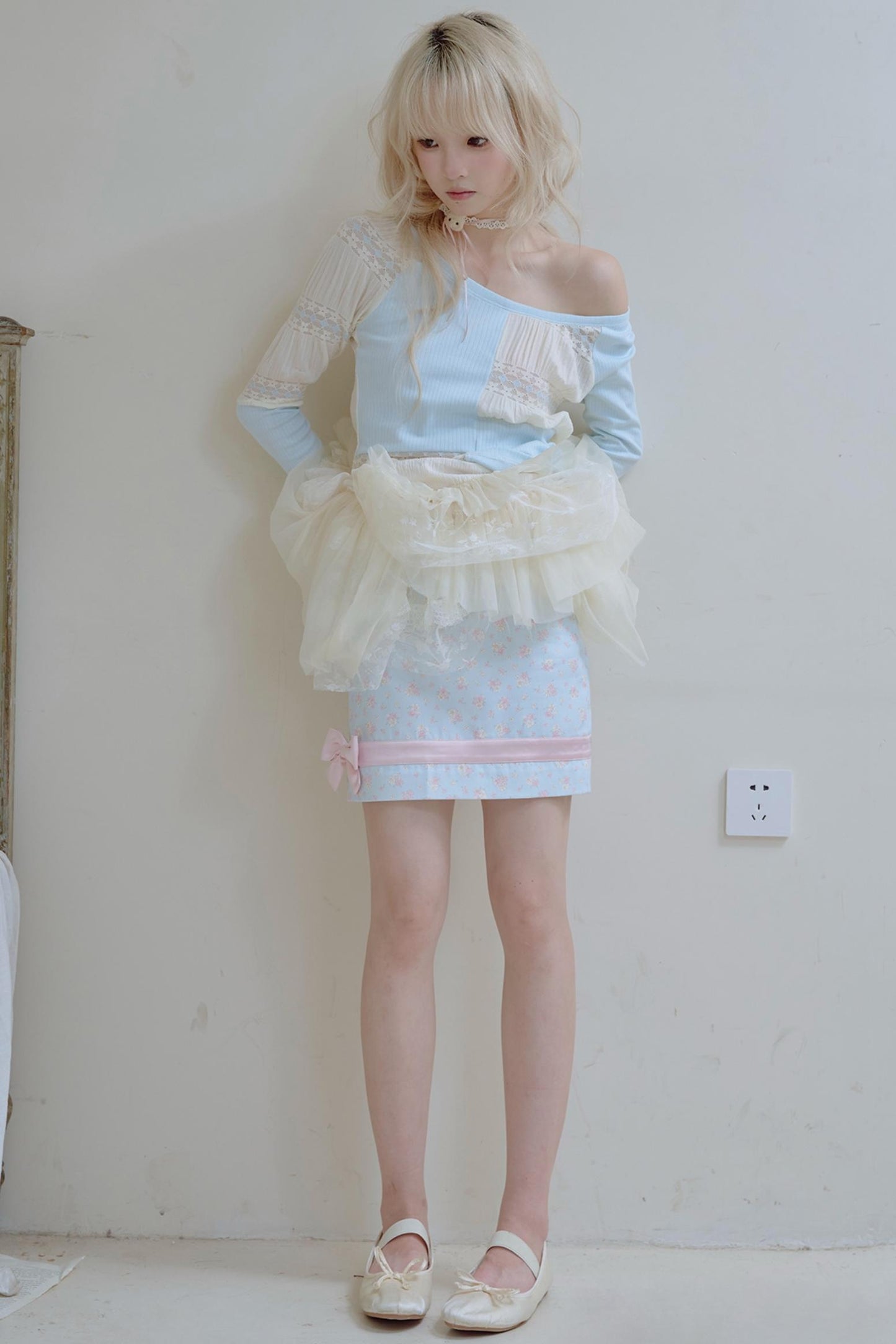 Beige Lace Blue Knit Crew Neck Long Sleeve Top