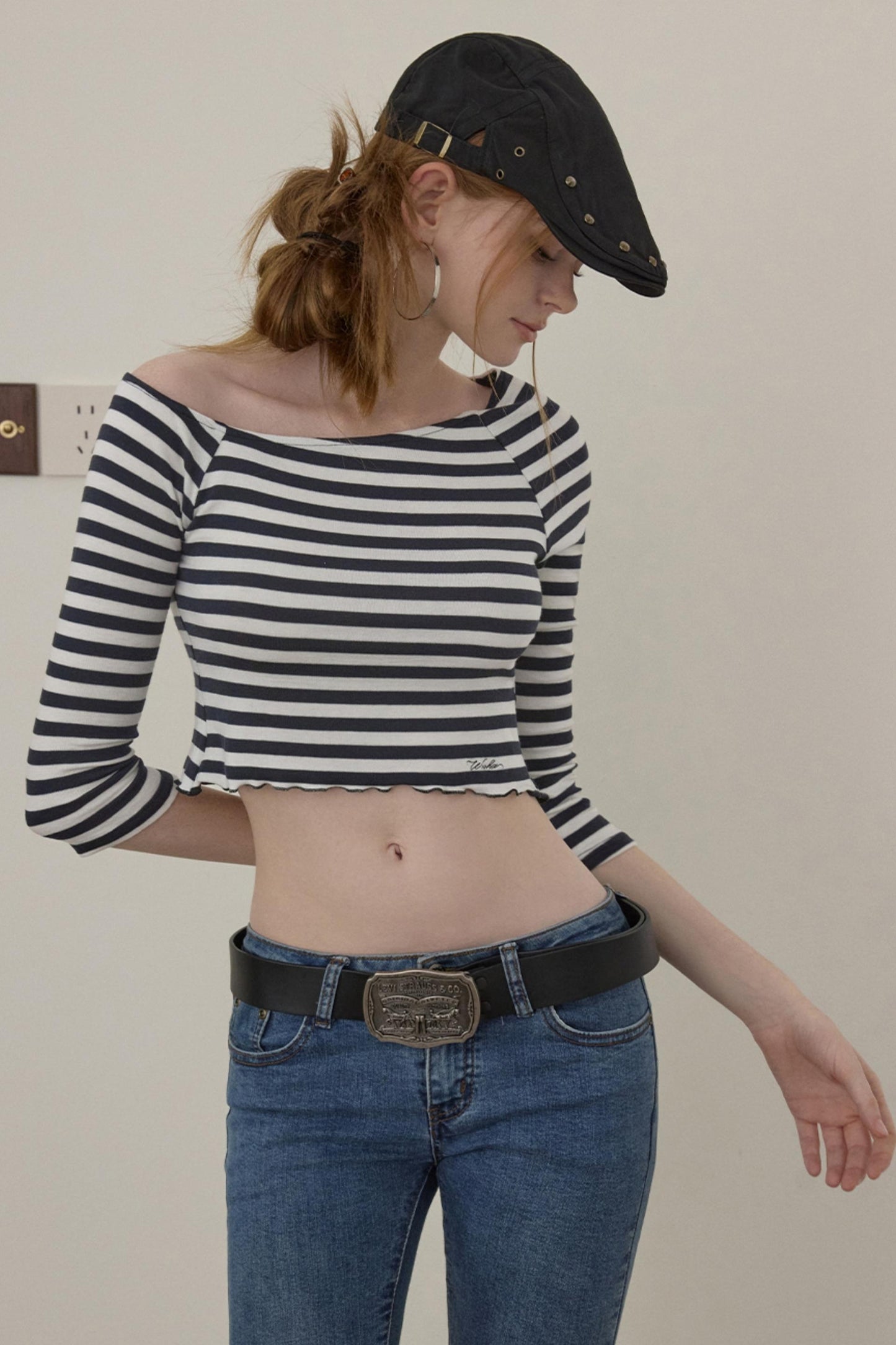 Schräges Schulter-Mid-Sleeve-Top