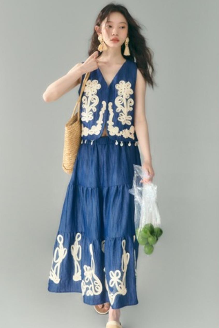 Vine & Shell Ensemble Skirt Set-Up