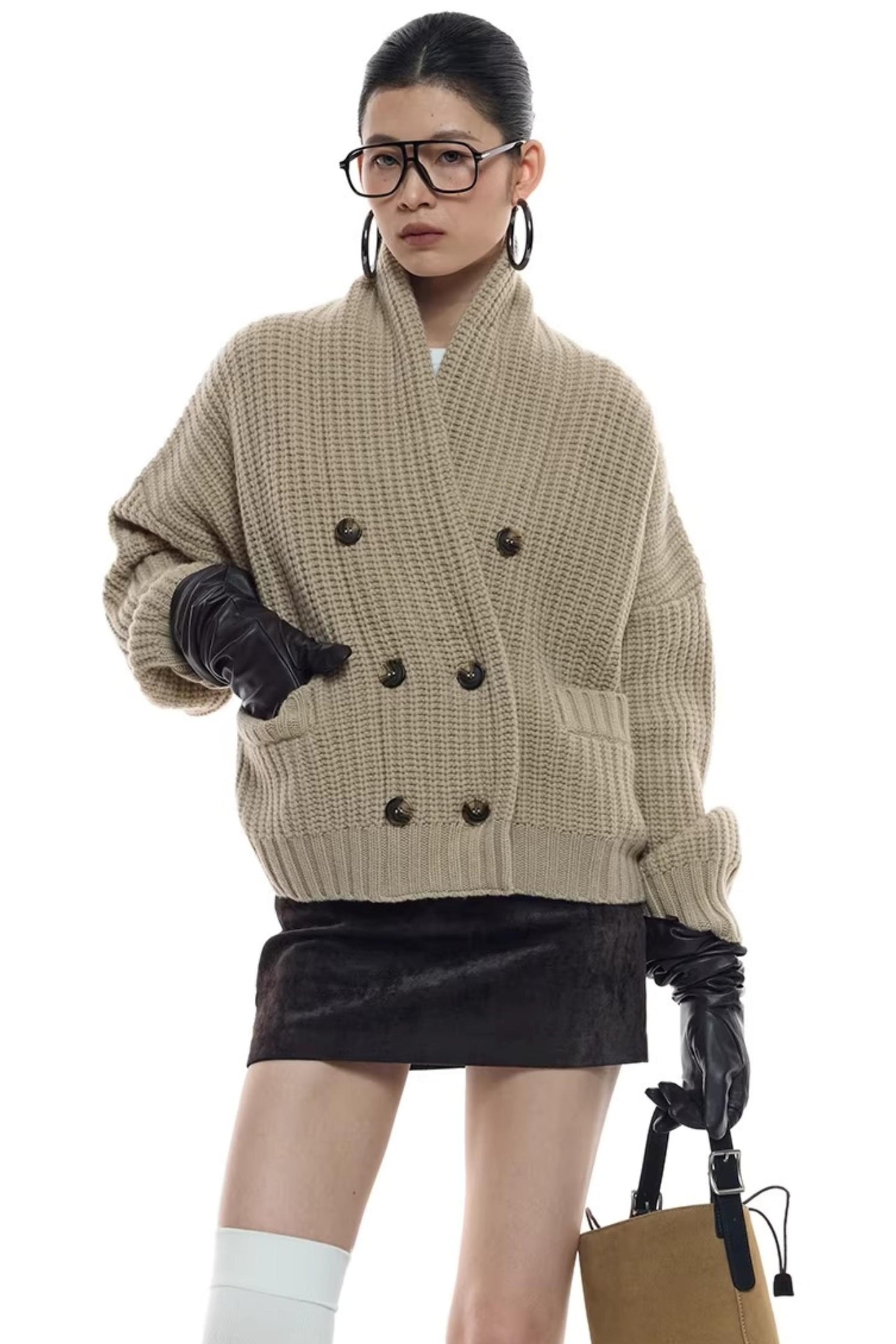 Kamelfarbener zweireihiger Strick-Strickjacke