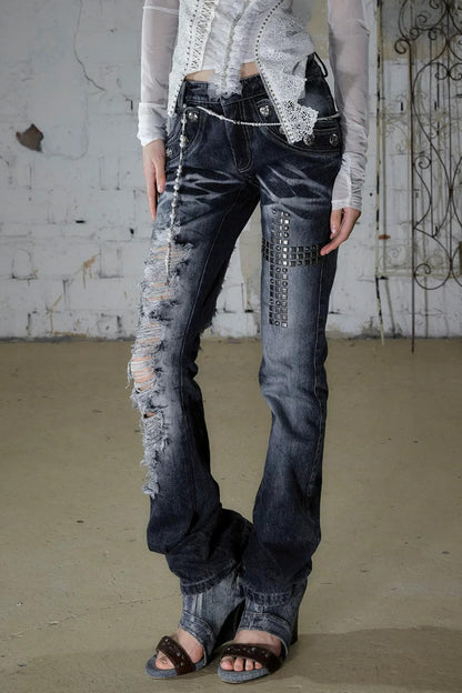 Jeanshose in Used-Optik mit Strasssteinen