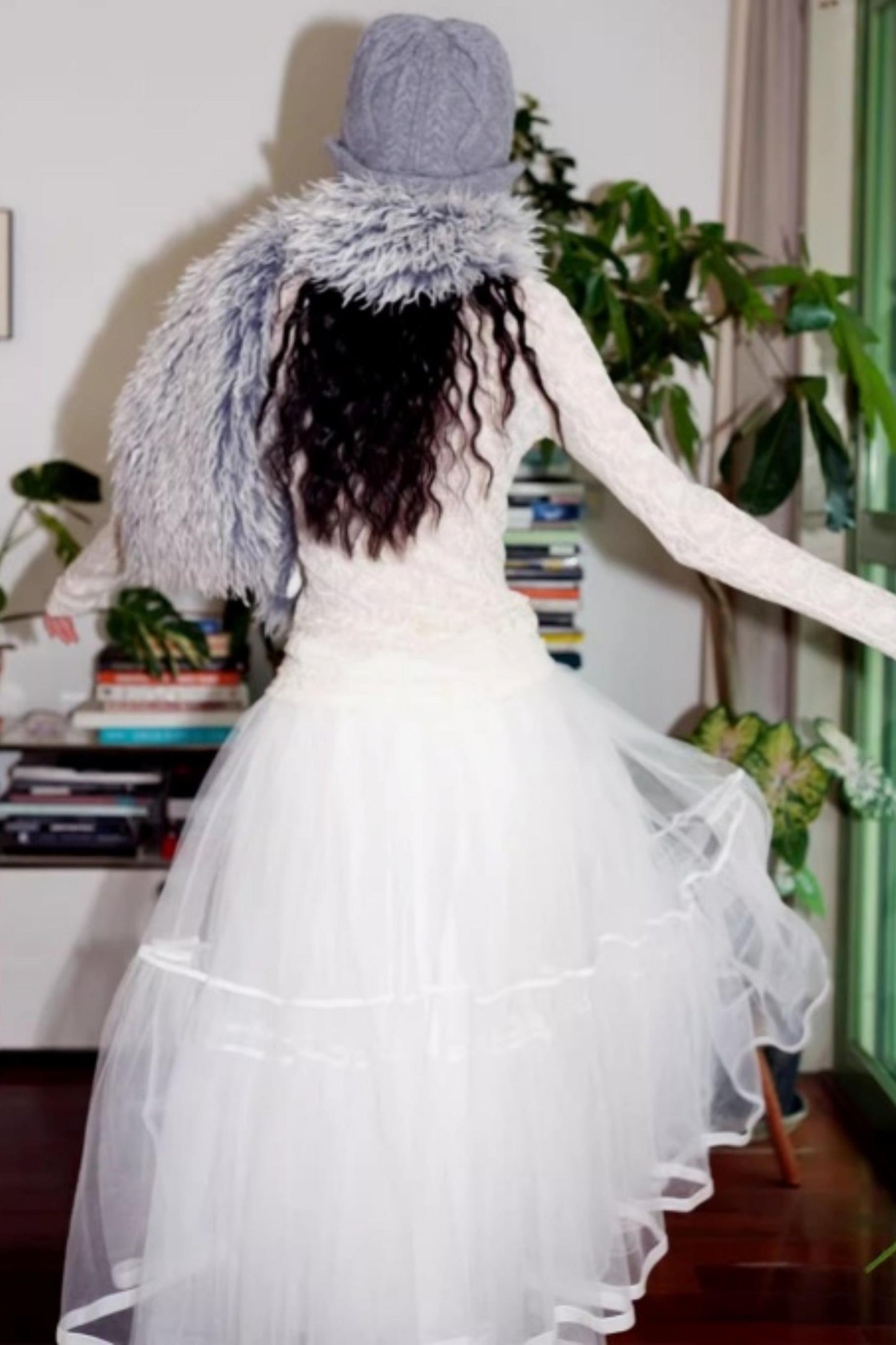 Vintage Lace-up Plush Scarf