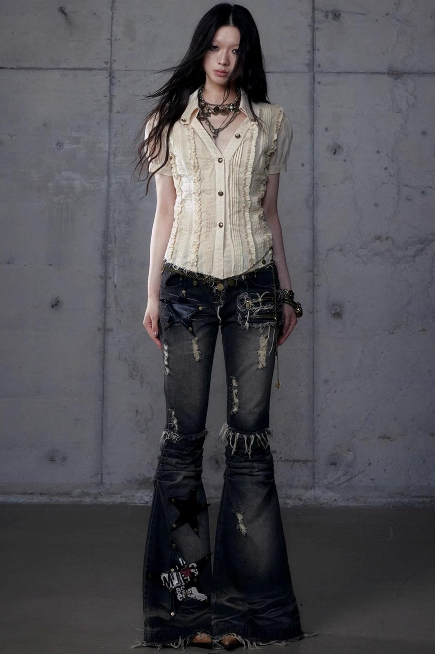 Vintage Lace V-Neck Bubble Sleeve Shirt