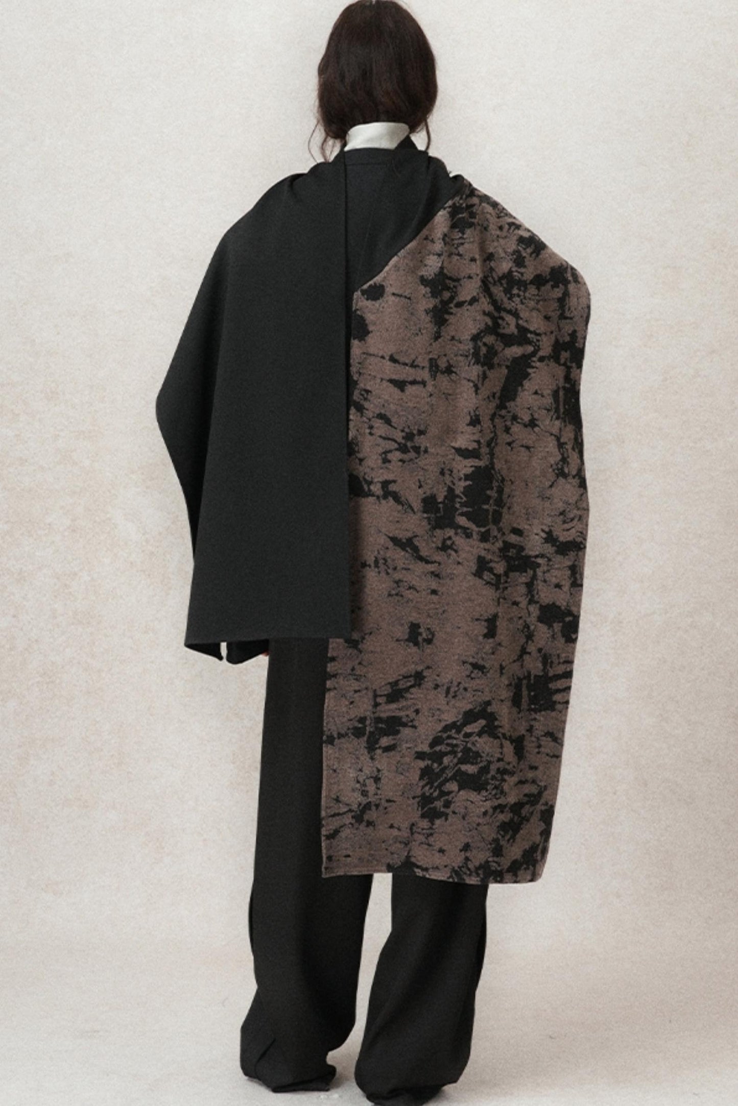 Velvet Panel V-neck Coat With Scarf Set-Up