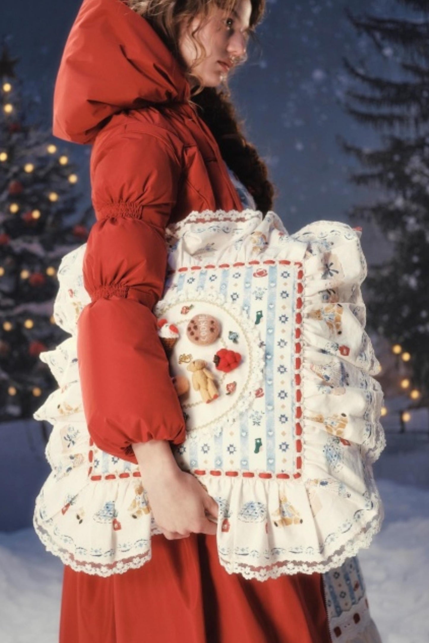 Lacemade Sweet Lace Cushion