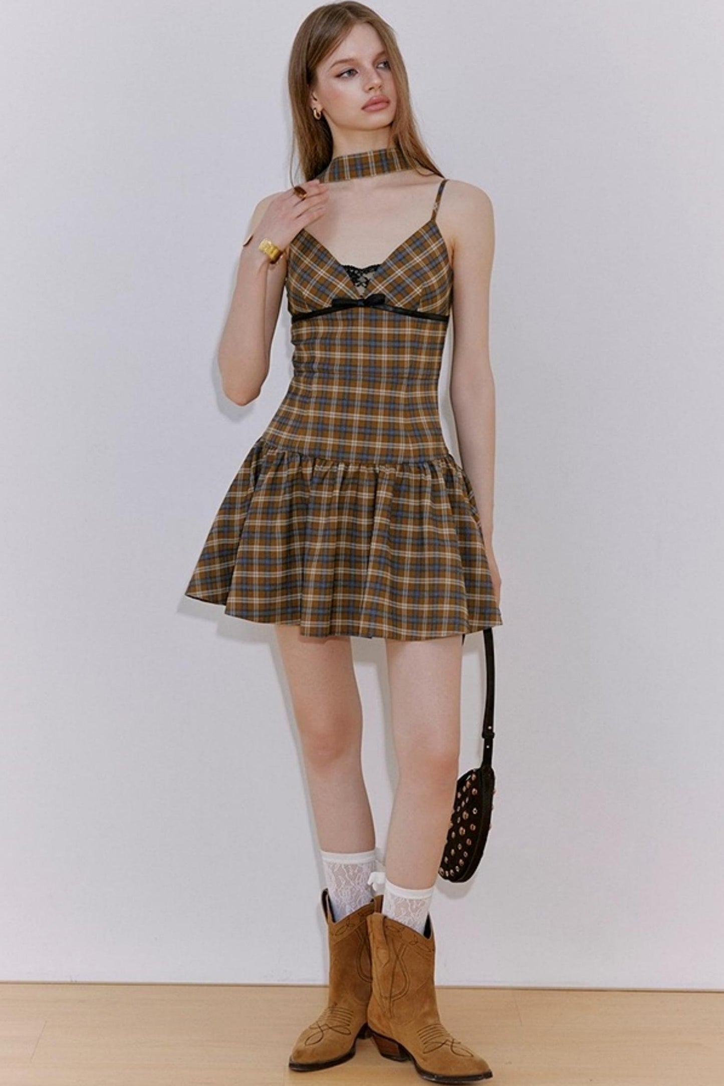 Uena Lace V-Neck Puffy Dress