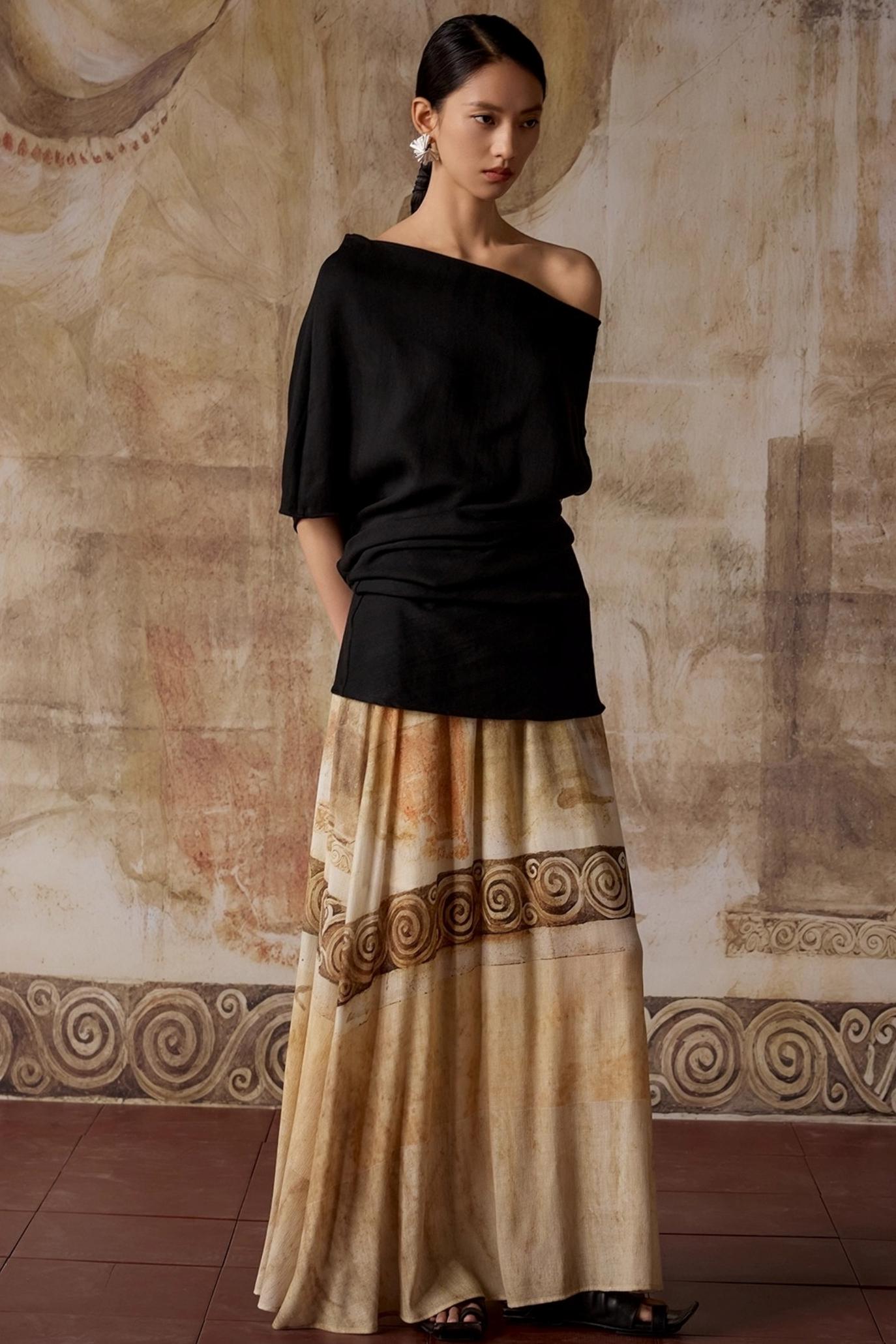 Black Shoulder Irregular Design T-Shirt