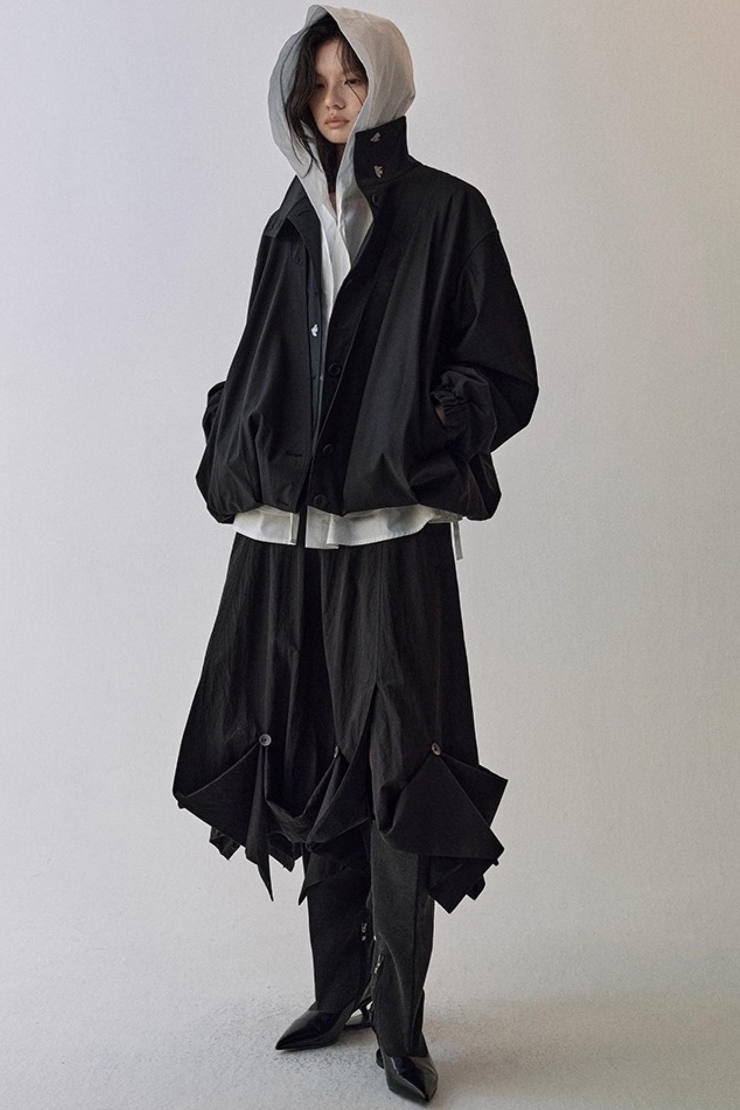 Constriction Silhouette Hooded Shirt