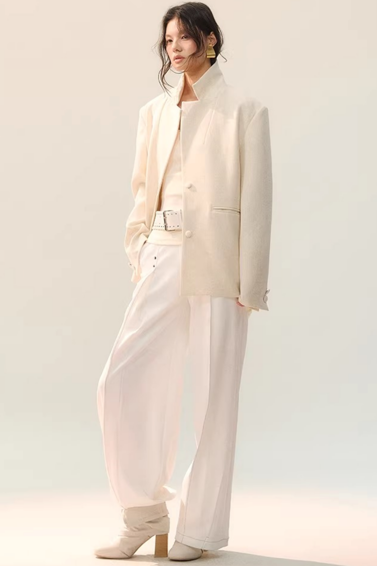 Doppelt plissierte Hose mit weitem Bein