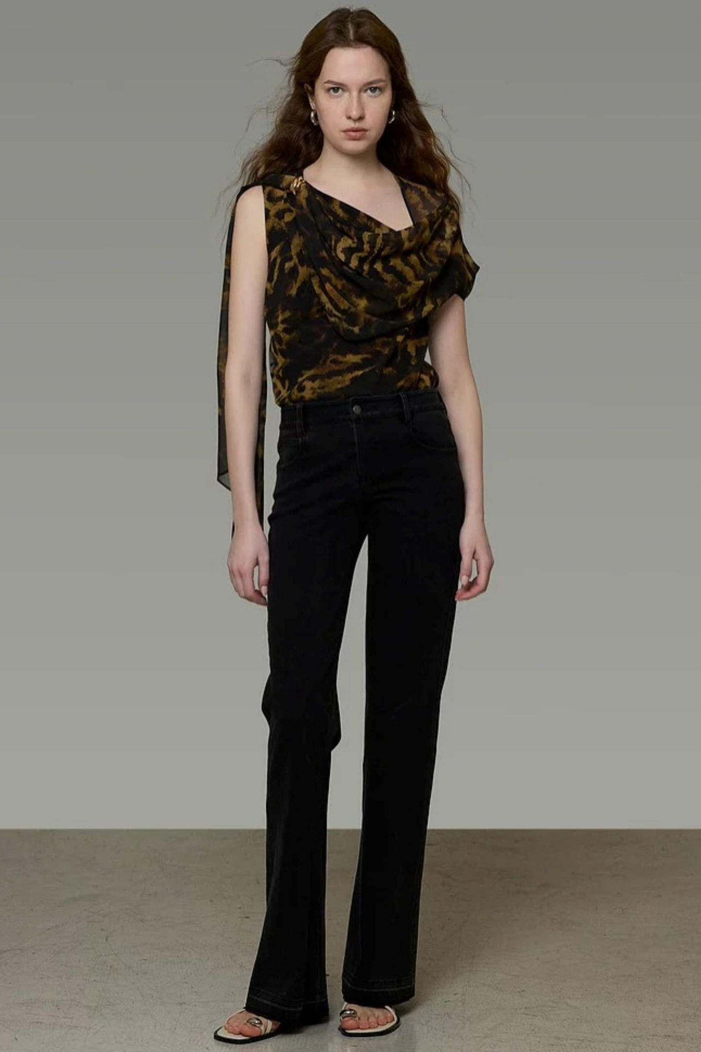 Slimming Flared Black Jeans