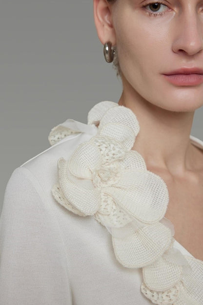 Three-Dimensional V-Neck Knitted Sweater