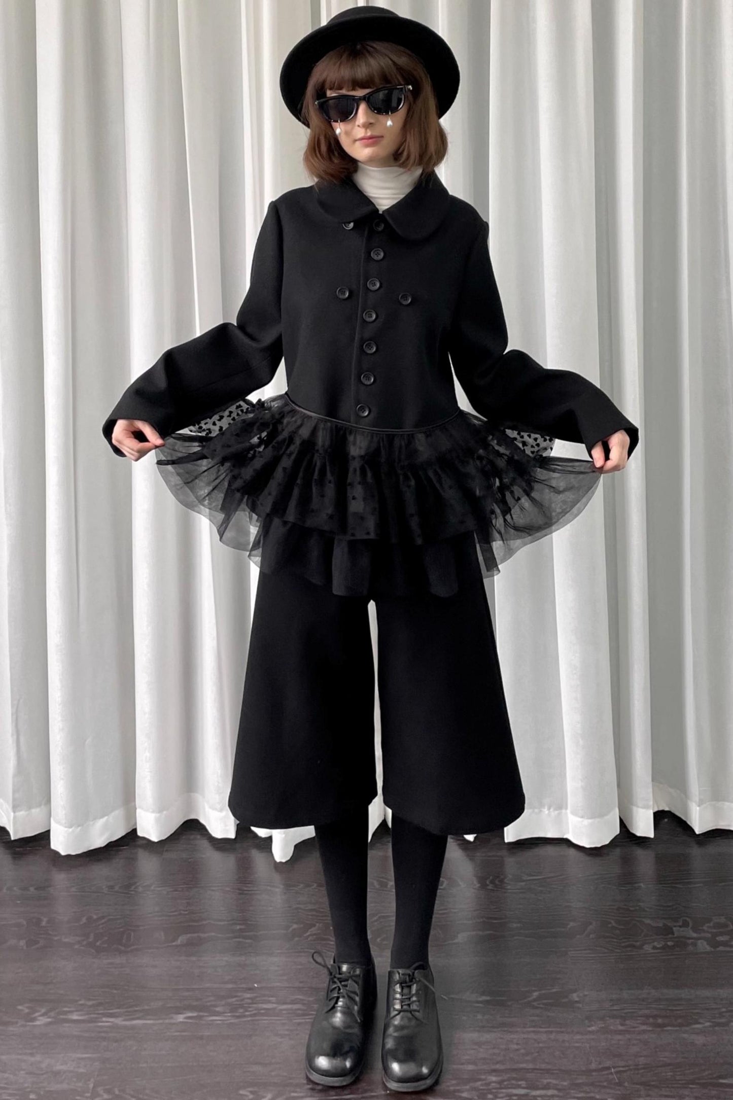 Deodorizing Mesh Lace-Up Shawl Cape