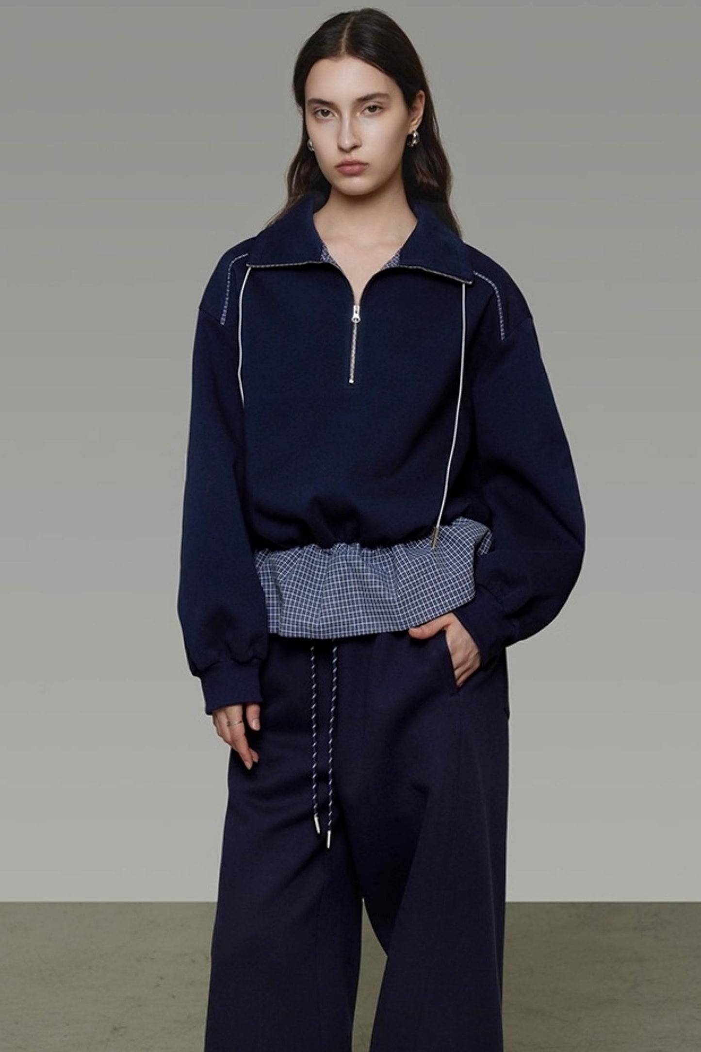 Contrasting Stand Collar Sweatshirt