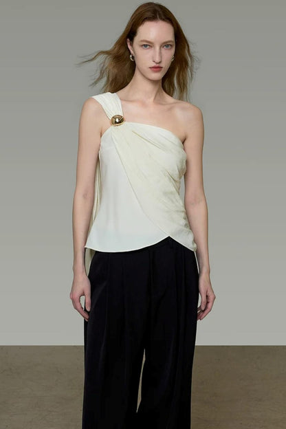 Asymmetrische Weste mit Metallschnalle