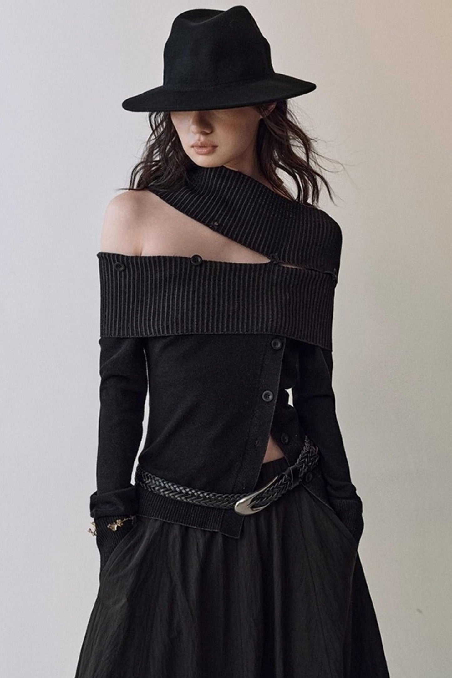 Slim One-Shoulder Knitted Sweater