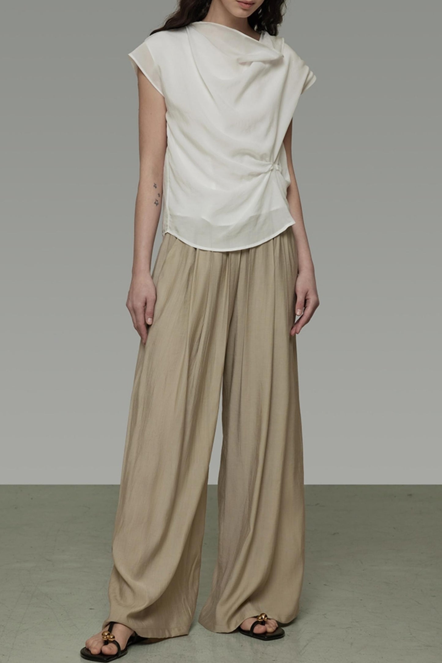 Flowing Pleated Wide-Leg Trousers