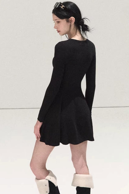 Gestreiftes Kleid mit Ballettkragen