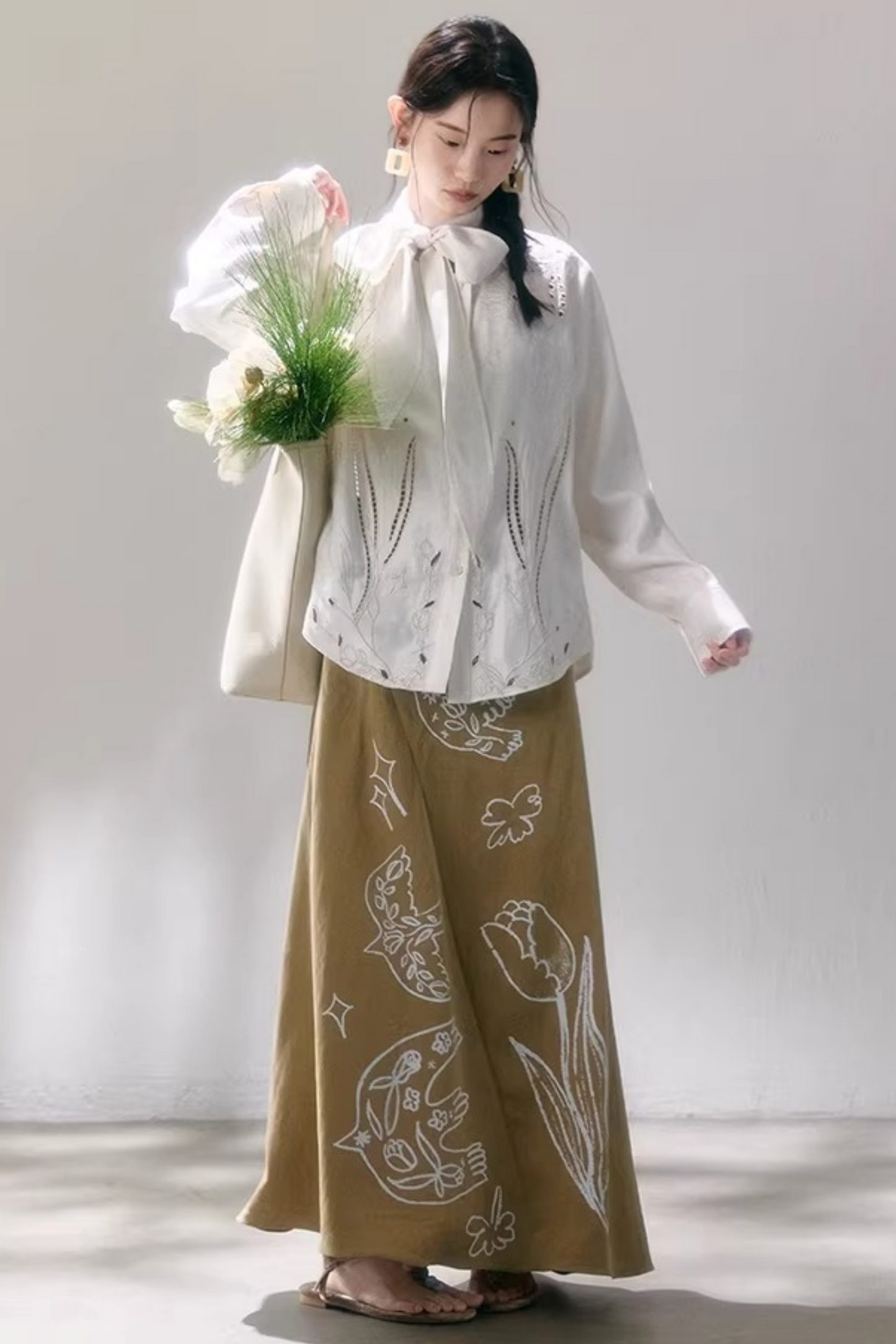 Tulip Embroidery Blouse