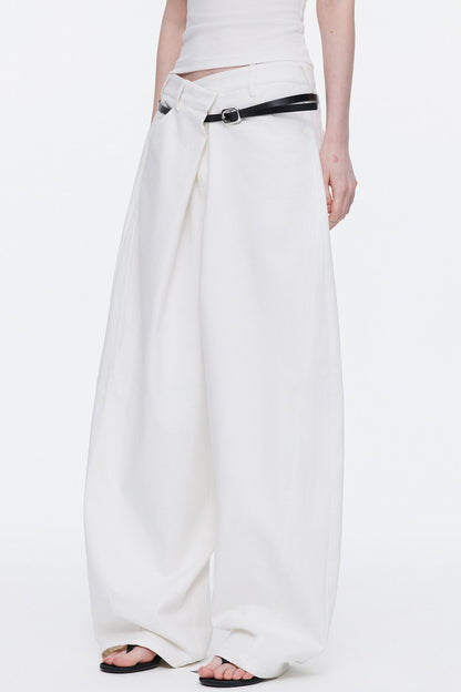Asymmetrische Taillenjeans