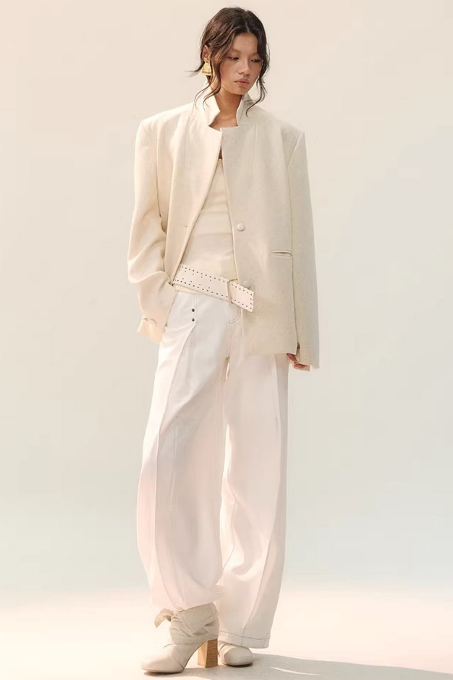 Doppelt plissierte Hose mit weitem Bein