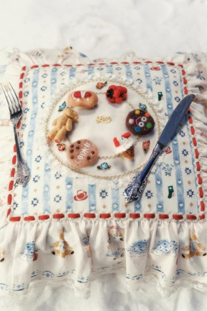 Lacemade Sweet Lace Cushion