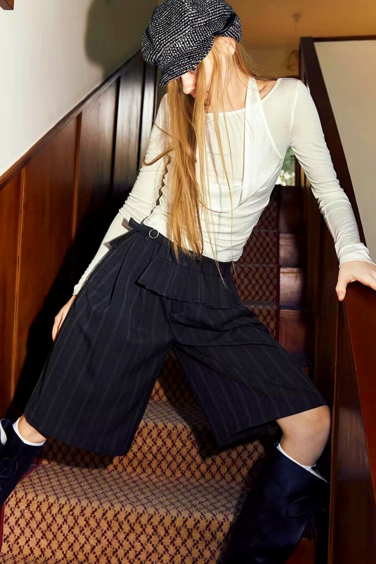 Gray Striped Six-Point Pants