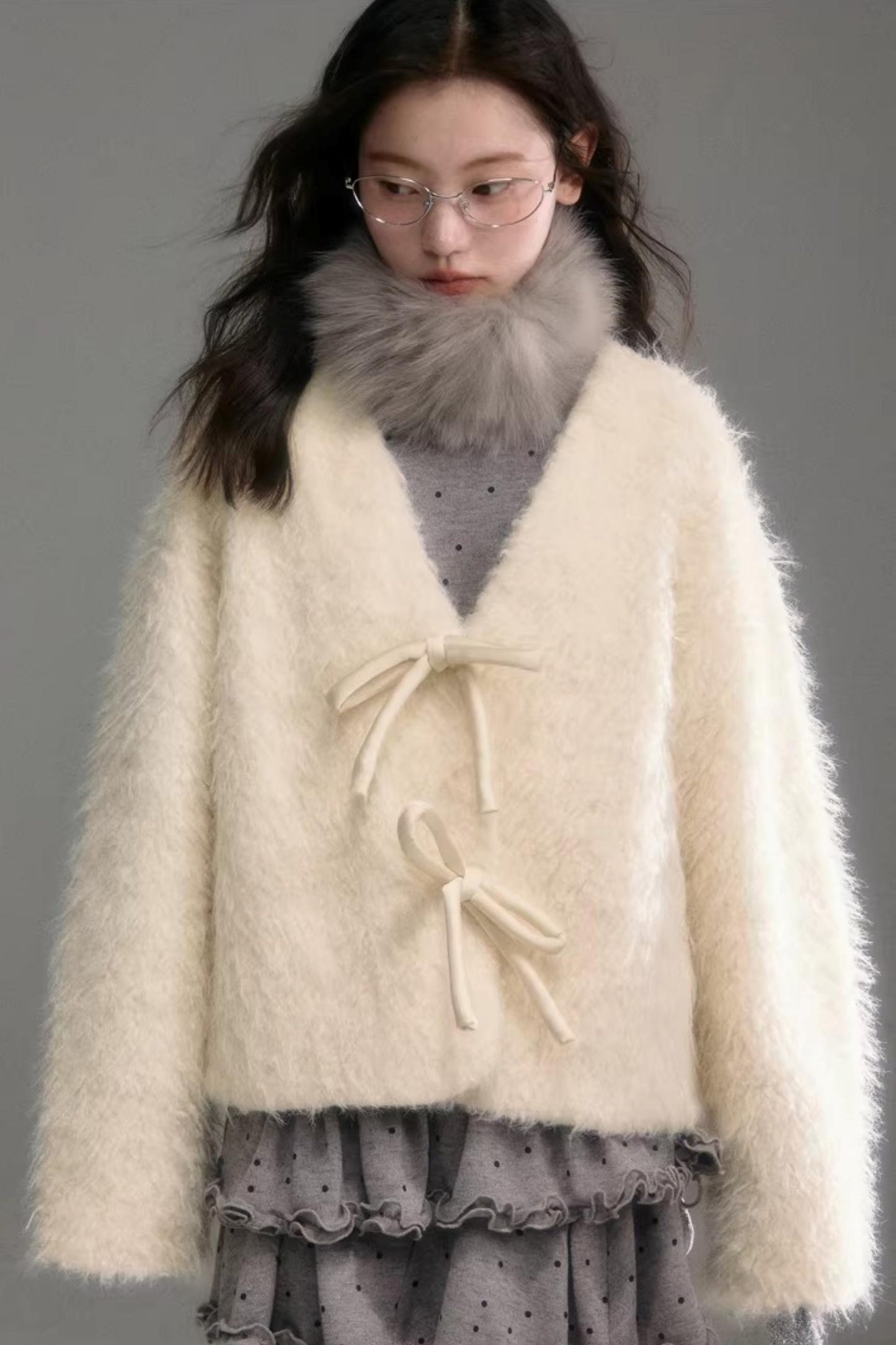 Three-Dimensional Bow Fur Coat