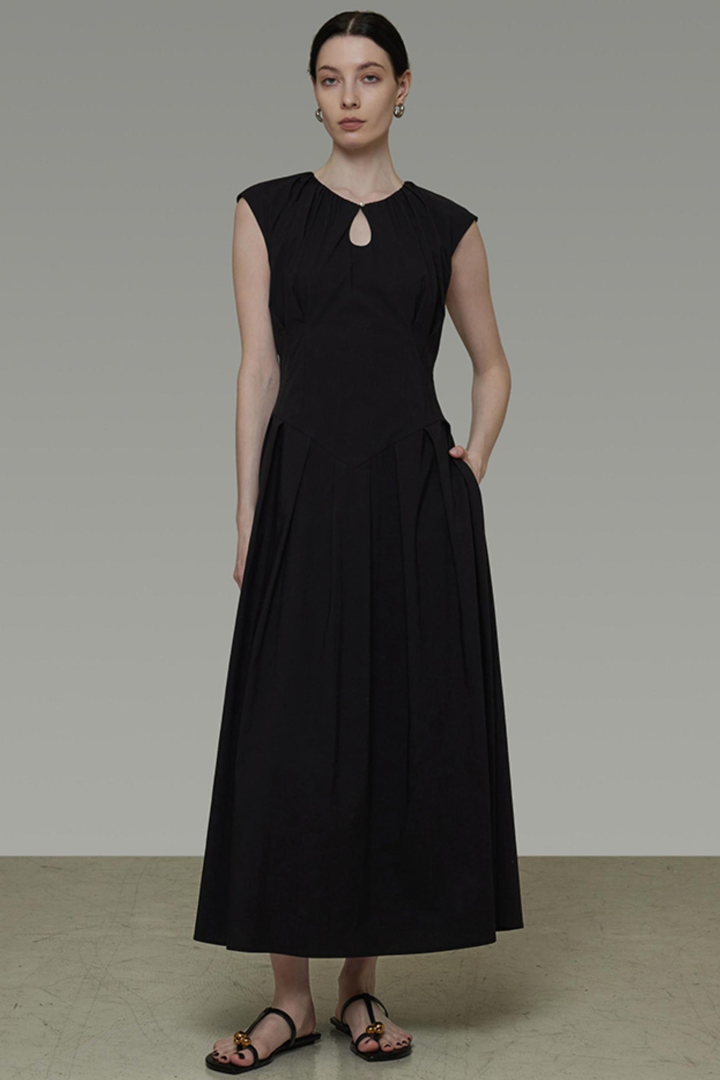 Chic Drop Black Dress