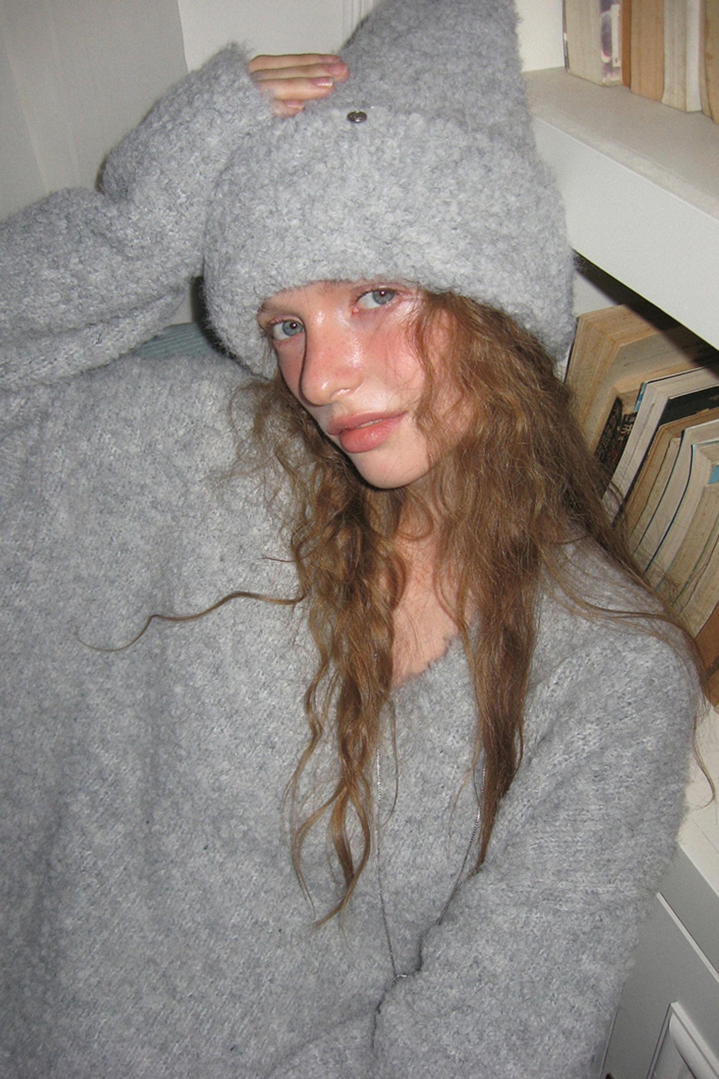 Gray Knit V-Neck Sweater Hat Set