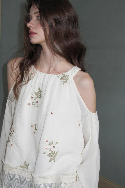 Neoclassical Embroidery Off-the-Shoulder Top