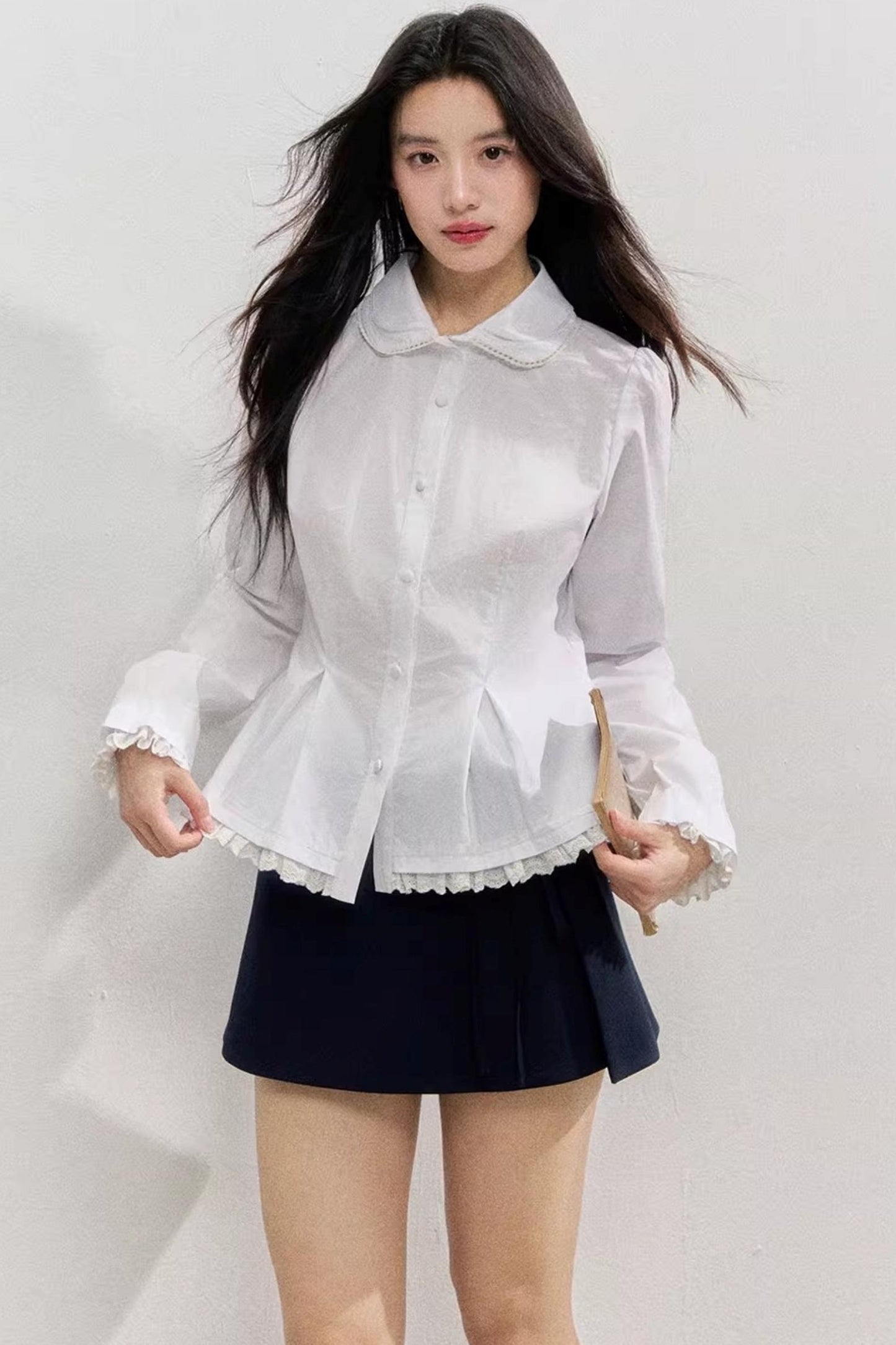 레이어링 아트 화이트 긴팔 셔츠