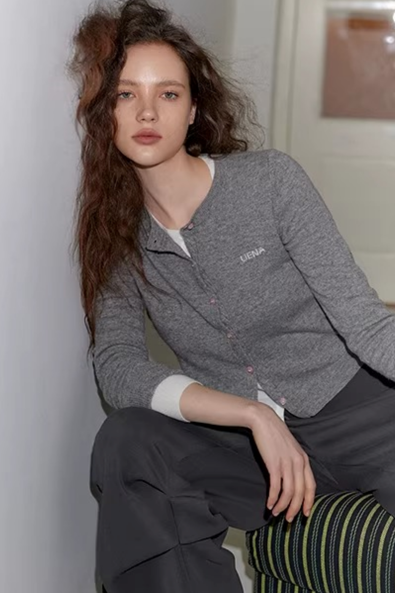 Uena Grauer Strickcardigan