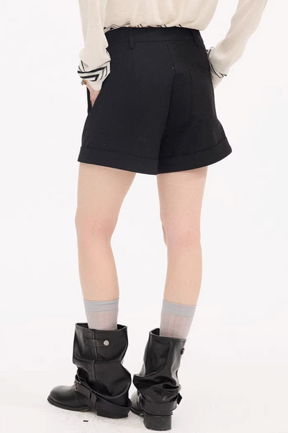 Wool Pleated Khaki Shorts