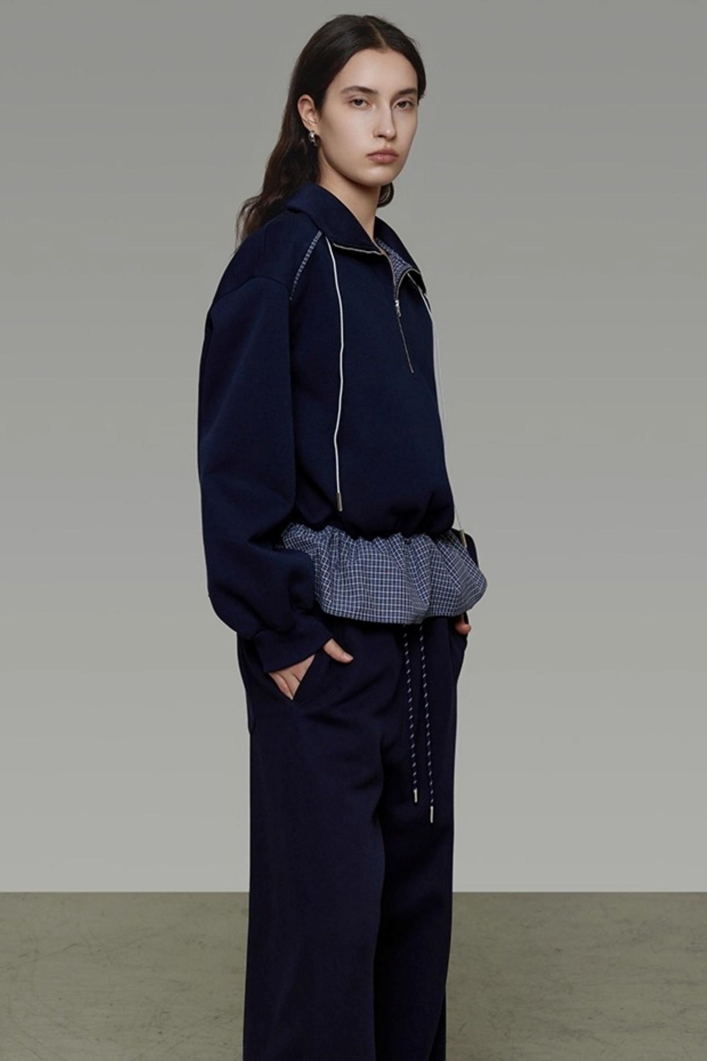 Contrasting Stand Collar Sweatshirt