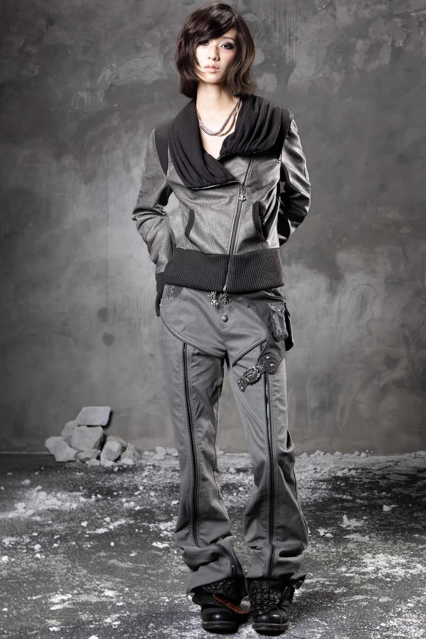 Dunkle Nischen-Lederjacke
