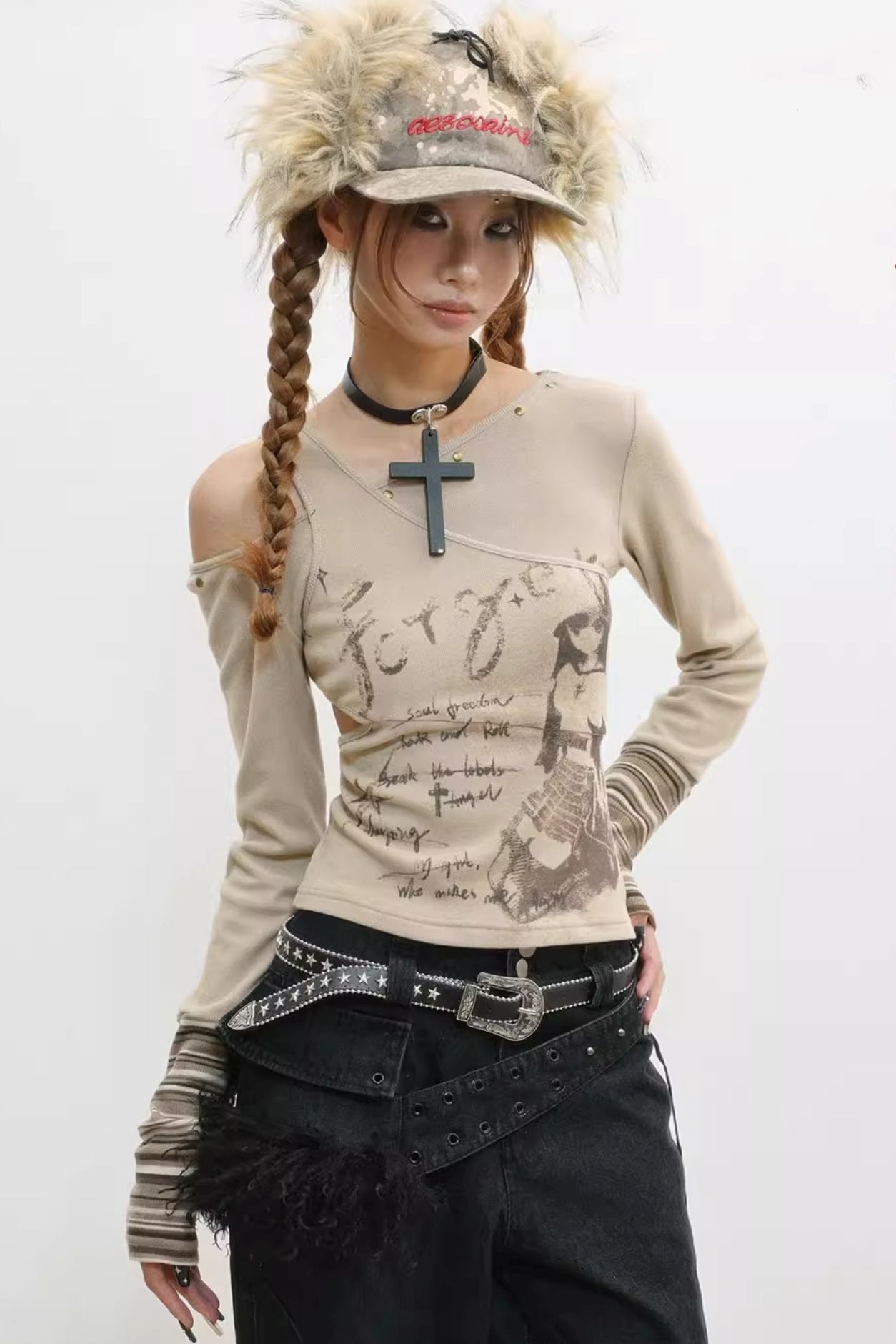 Off-the-Shoulder Patchwork Print Knitted Base Shirt