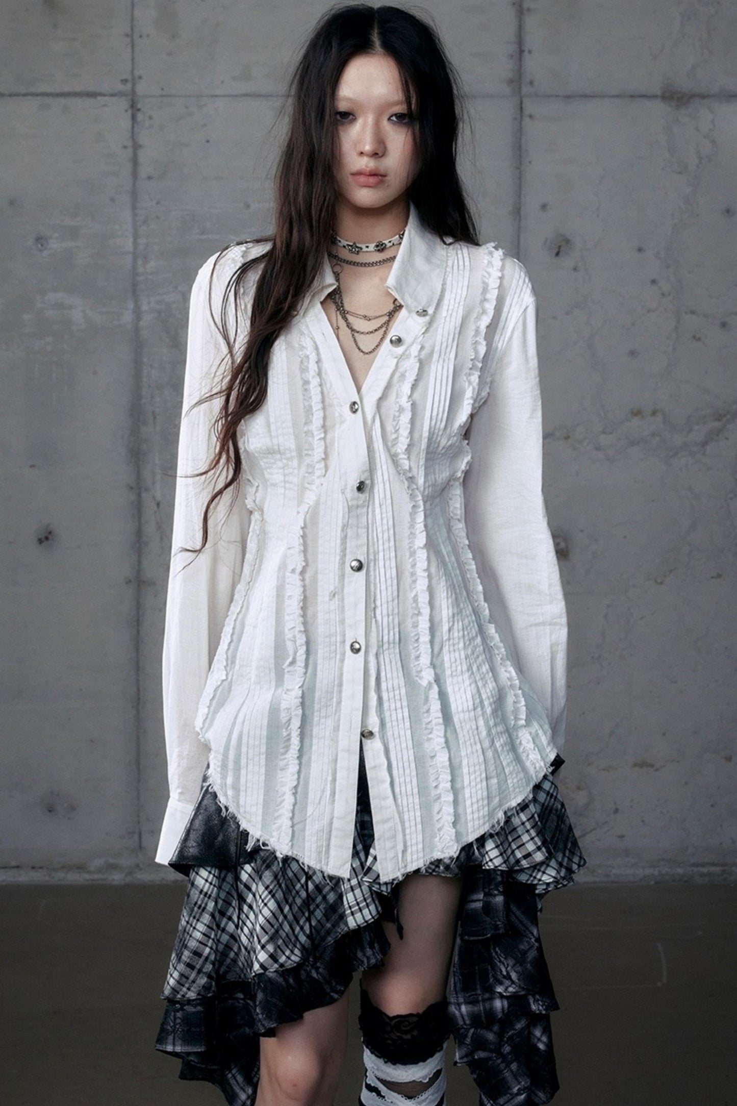 Vintage Lace V-Neck Bubble Sleeve Shirt