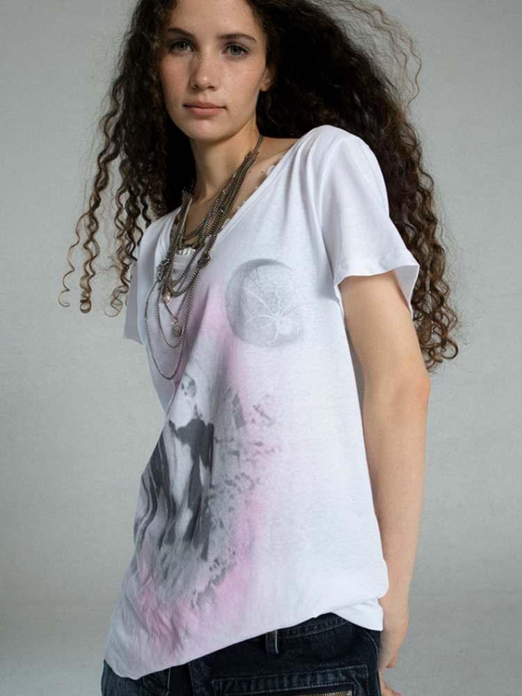 Loose V-Neck Mysterious Print T-Shirt