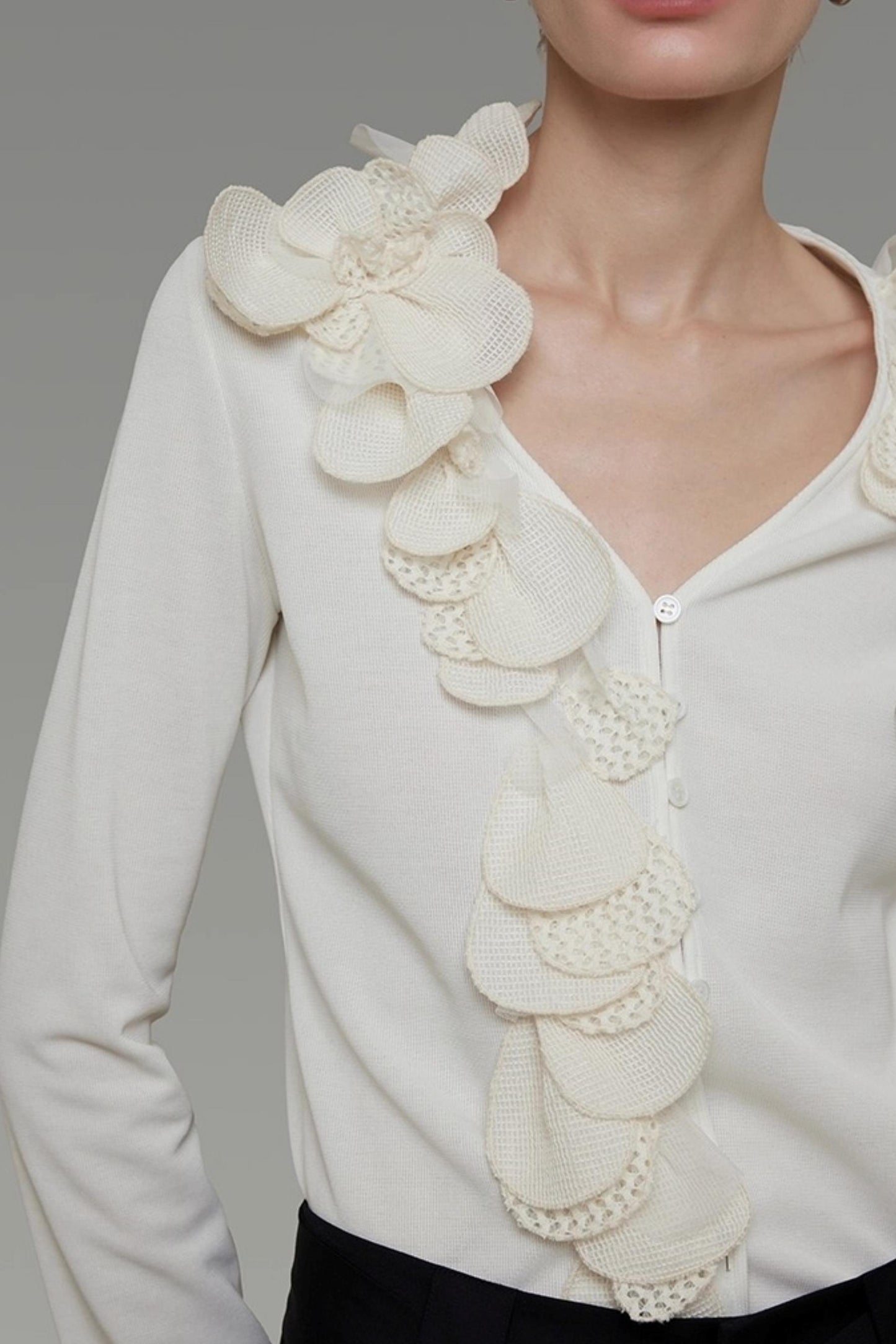Three-Dimensional V-Neck Knitted Sweater