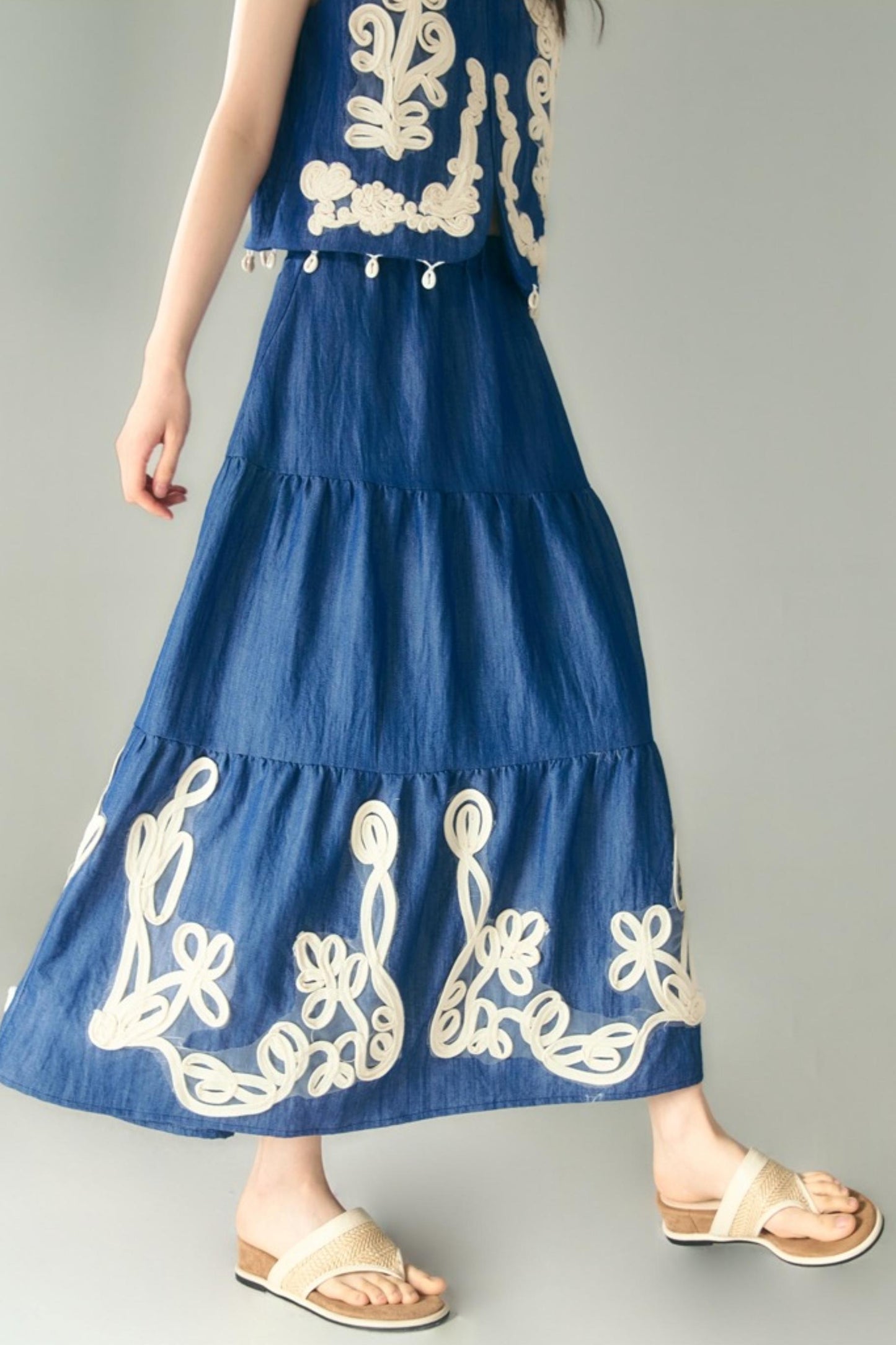 Vine & Shell Ensemble Skirt Set-Up