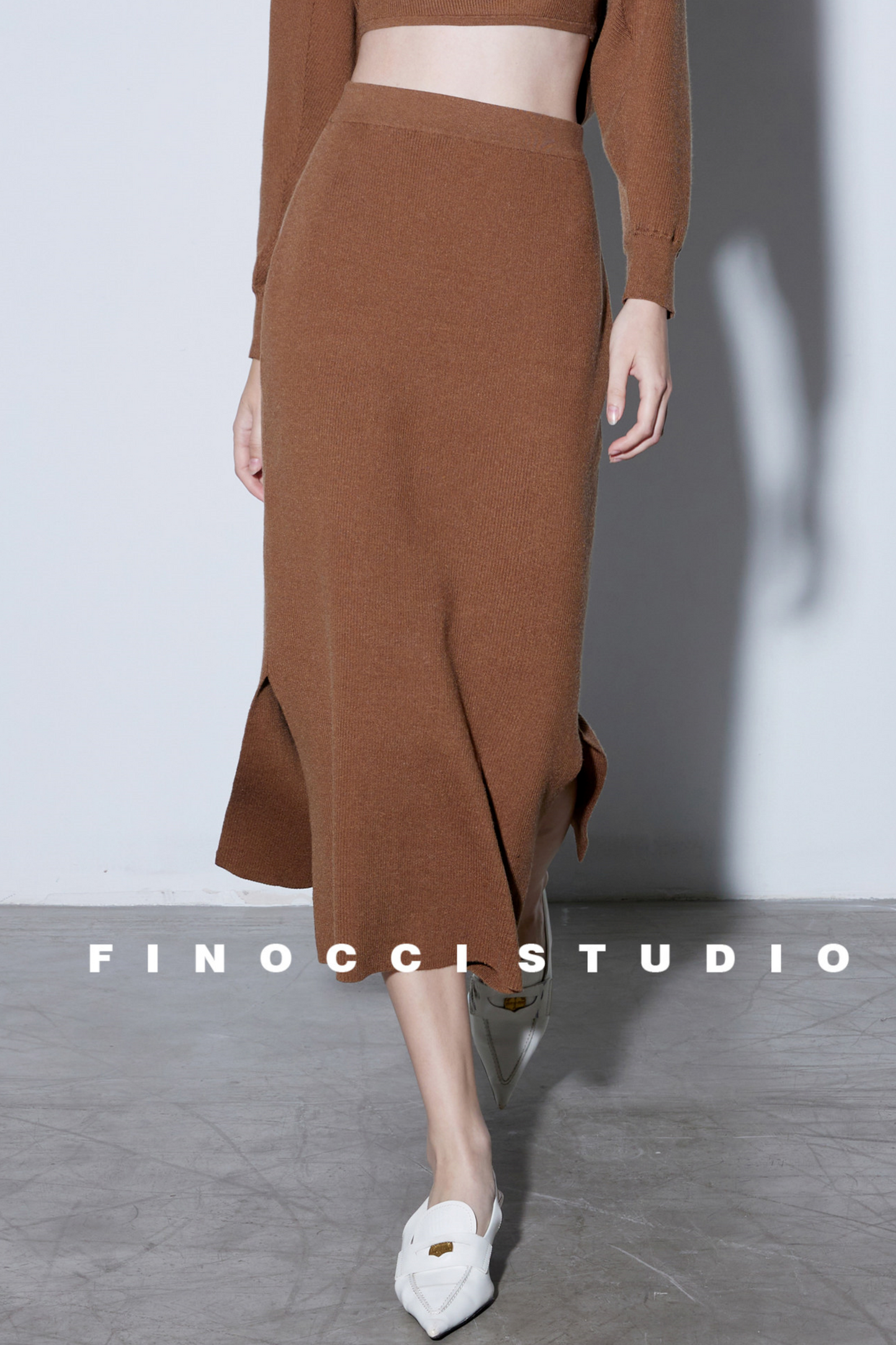 Minimalistisches Sling-Rock-Set aus Seiden-Lyocell