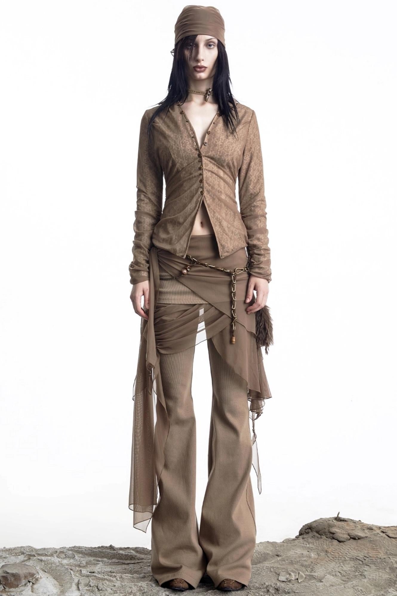 Lux Lace Stitching Big V-Neck Shirt