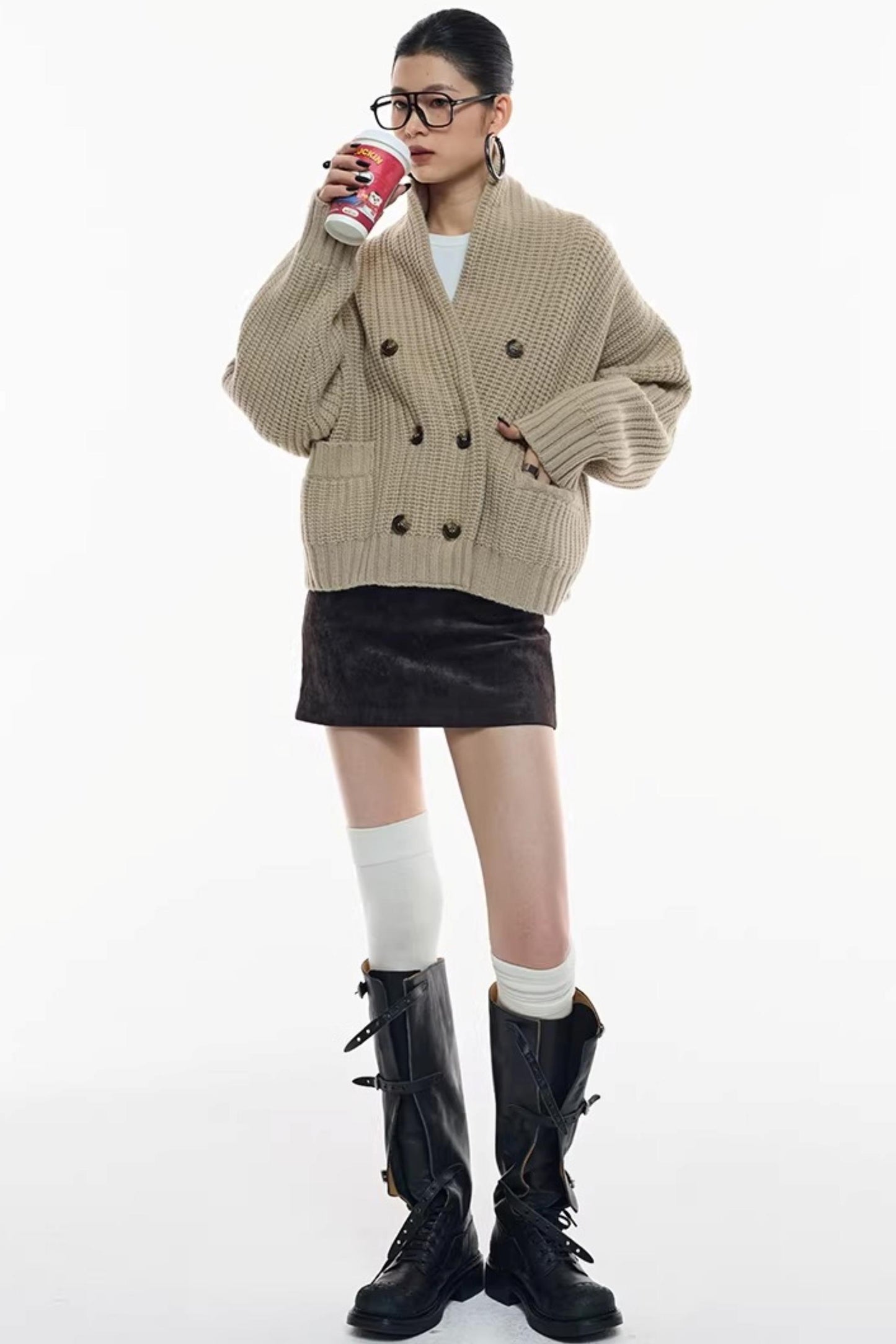Kamelfarbener zweireihiger Strick-Strickjacke